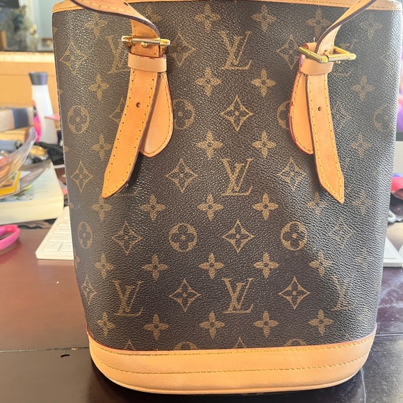 Louis Vuitton Handbags - Louis Vuitton Brown Monogram Bucket Bag